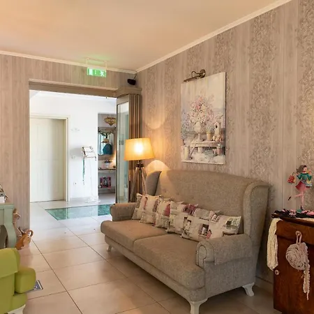 Bed & Breakfast Anthelion 4*